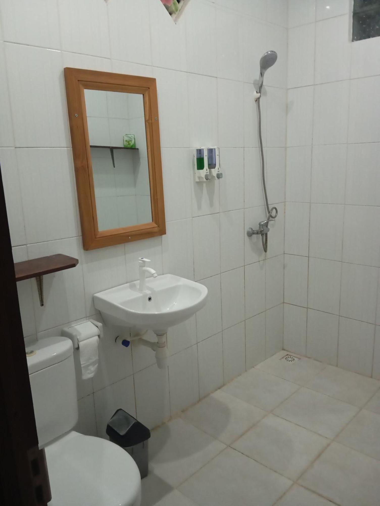 Belong Home Stay Lembongan Exterior foto